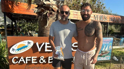 Kerem Demirbay'a Kuşadası'nda sevgi seli