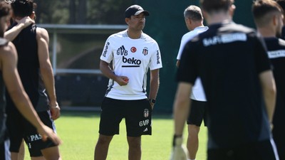 Yıldız futbolcuyla köprüleri attı! "Seni oynatmayacağım kararını ver"