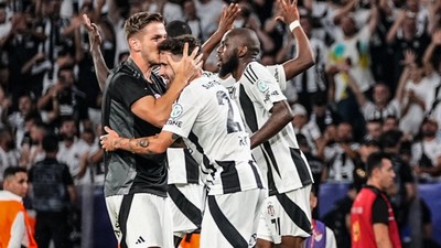 Geçen sezon kriz yaratmıştı! Van Bronckhorst 'takımda kal' dedi