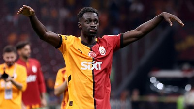 Davinson Sanchez, galibiyetin ardından üçlü çektirdi
