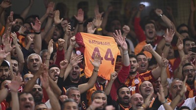 Kadıköy'de Batshuayi göndermesi! Fenerbahçe-Galatasaray derbisinden görülmemiş kareler