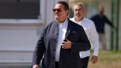 Hasan Arat'a gönderme: Bu adam 10 milyon euro etmez