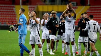 Mert Günok Muslera'nın önüne geçti!