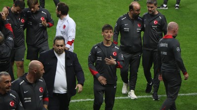 A Milli Takım, 19 Mayıs Stadı’nda yürüyüş yaptı