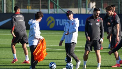 Okan Buruk'un yapmadığı şeyi Montella yapacak