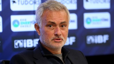 Jose Mourinho rahat durmadı bu sefer de Arda Turan'a gönderme!