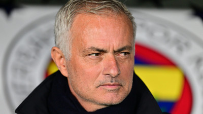 'Savunma futbolu oynatıyor' denen Mourinho, Okan Buruk'u geçti!