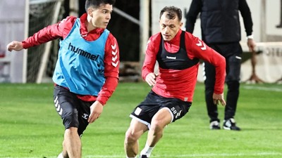 Sivasspor’un Antalya kampı başladı