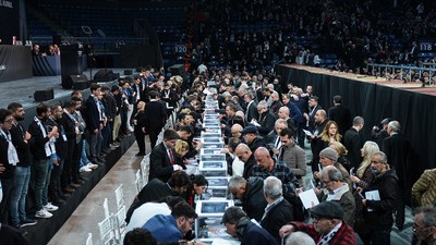 Beşiktaş seçiminde Galatasaray'a sert gönderme!