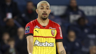 Fenerbahçe Arjantinli stoperi istedi Lens 35 milyon euro dedi