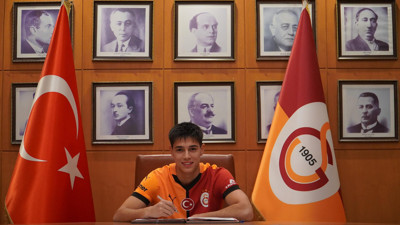 Galatasaray 18 yaşındaki Berat Yılmaz'ın sözleşmesini uzattı