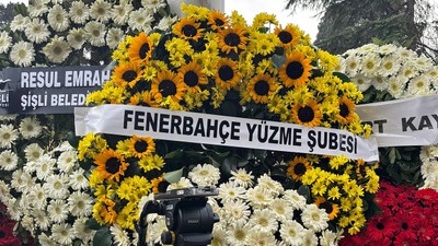 Fenerbahçeli yüzücü Vedia Nil Apak ve annesi Ferda Apak son yolculuklarına uğurlandı