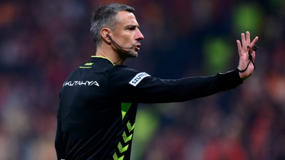 9 sarı 35 faul! Maçtan sonra Sloven Çüneyt Çakır yakıştırması