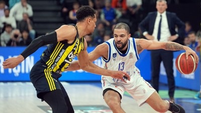 Fenerbahçe Beko, Anadolu Efes'i 1 sayı farkla yendi