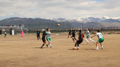 Yüksekova Kadın Futbol Takımı Süper Lig'e yükseldi