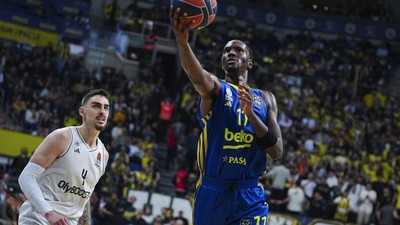 Fenerbahçe, EuroLeague'de play-off'u garantiledi