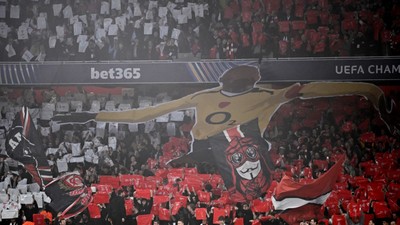 Real Madrid dağıldı! Frikik gollerinden sonra en çok bu pankart konuşuldu