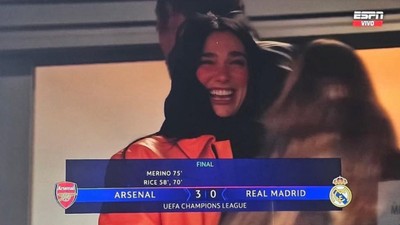 Dua Lipa Arsenal - Real Madrid maçında tarafını seçti