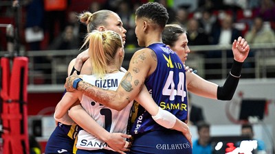 Fenerbahçe, Galatasaray'ı devirdi ve seride durum 1-1'e geldi!