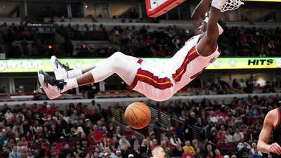 NBA play-in'de Heat, Bulls'u 109-90 yendi