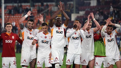 Galatasaray'da imzalar atıldı! İki yıldız için resmi açıklama yapılacak