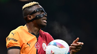 Victor Osimhen teklife 'evet' dedi! Yıllık ücreti bile belli oldu