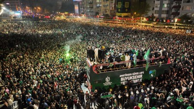 Kocaelispor'a taraftardan coşkulu karşılama! 16 yıl sonra bir ilk