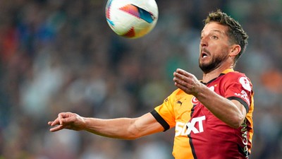 38 yaşındaki Mertens'i kimse tutamadı! 3 asist birden