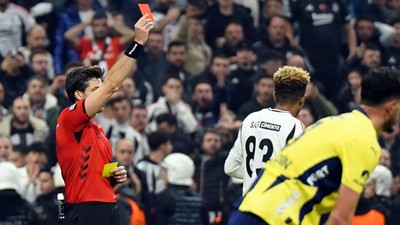 Beşiktaş, Fenerbahçe maçlarında çok kızarıyor
