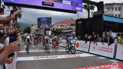 60. Cumhurbaşkanlığı Türkiye Bisiklet Turu'nun 5. etabına kötü hava şartları engel oldu!