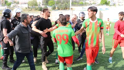 Şırnak'ta amatör maçta ortalık karıştı