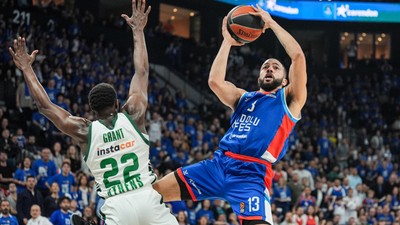 Anadolu Efes seriyi uzattı