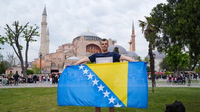 Bosna Hersekli sporcu, kanser hastasına destek yolculuğunu İstanbul'da tamamladı