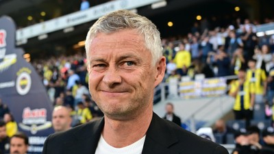 Derbi galibiyeti sonrası Solskjaer'den Dzeko ve En-Nesyri sözleri