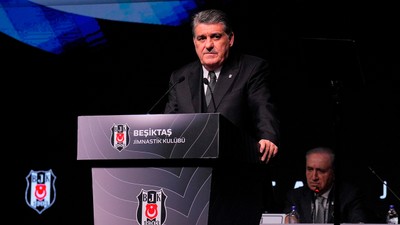 Serdal Adalı: Futbol sahada oynandıkça en büyük olduğunu bir kez daha ispat etmiştir
