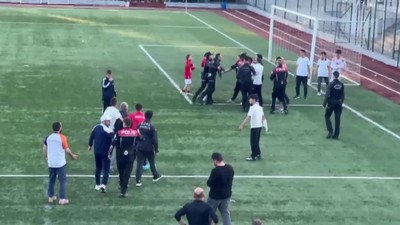 U15 Ligi'nde saha karıştı! Polis müdahale etti