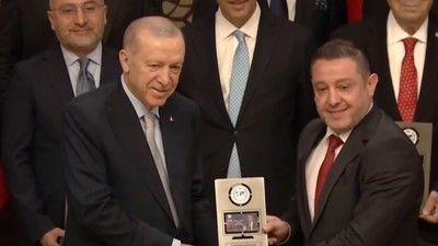 10. Anadolu Medya Ödülleri'nde yılın spor programı "Kontra"