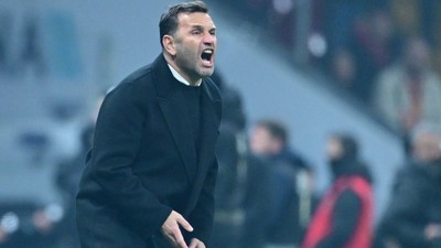 2 kupa daha kaldırırsa ortada ne Bülent Korkmaz kalacak ne Fatih Terim