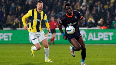 Fenerbahçe deplasmanda Başakşehir'e konuk oluyor