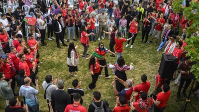 İran ekibi Traktör'de taraftar şampiyonluğu İstanbul'da kutladı