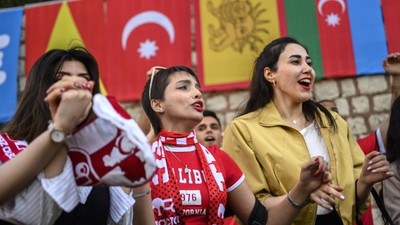 İlk şampiyonluğu İstanbul'da kutladılar
