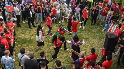 Traktör taraftarları, şampiyonluğu İstanbul'da kutladı