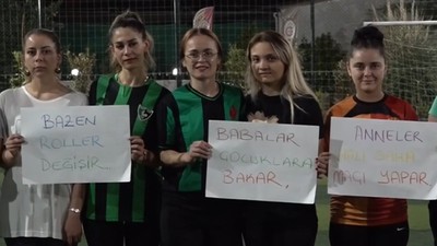 Anneler, "günde değil halı sahada" stres atıyor