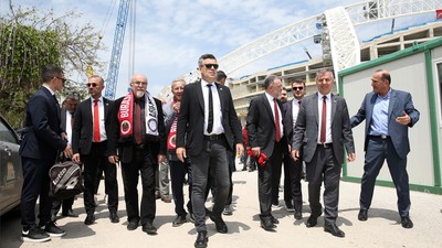 Gençlerbirliği Kulübü Başkanı Osman Sungur, 19 Mayıs'ın yerine yapılan stadı inceledi