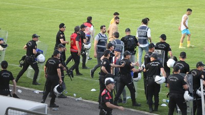 Siirt'te amatör ligde oynanan futbol maçında kavga çıktı