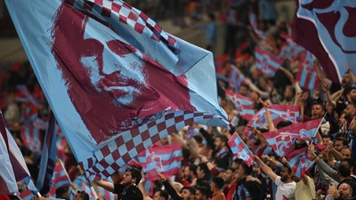 Trabzonspor tribünleri yönetimi istifaya davet etti