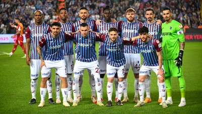 Trabzonspor'da sakatlık! Sedyeyle oyundan çıktı