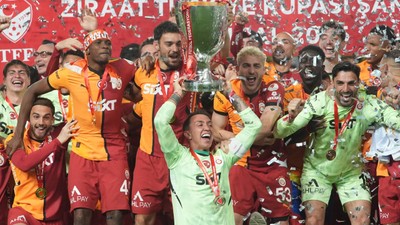 Bakan Aşkın Bak, Türkiye Kupası'nı kazanan Galatasaray'ı kutladı