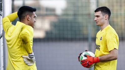 Harun Tekin, Altay Bayındır, İrfan Can, Livakovic hiçbiri olmadı!