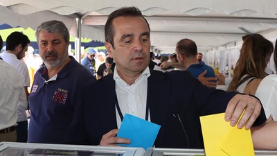 İlhan Ekşioğlu'ndan Ali Koç'a tepki: Geri dönmemek üzere git!